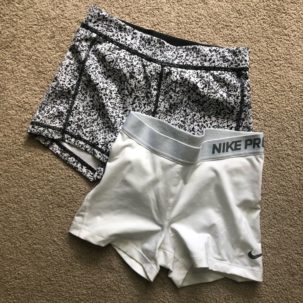 BUNDLE OF TWO Compression workout shorts